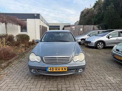 Grijs Gebruikt 2005 Mercedes C180 Classic Sedan | € 2.950 (Eerlijke prijs)