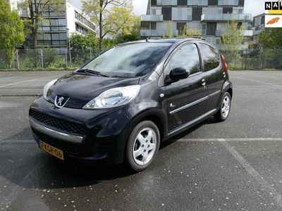 Occasion Peugeot 107 Urban Move 68 PK (50 kW) 2010 Zwart, metallic lak Hatchback