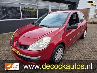 Occasion Renault Clio II 75 PK (55 kW) 2008 Rood Hatchback