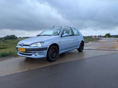 Peugeot 106
