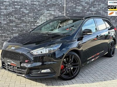 Zwart Occasion 2018 Ford Focus ST Stationwagen | € 19.950 (Eerlijke prijs)