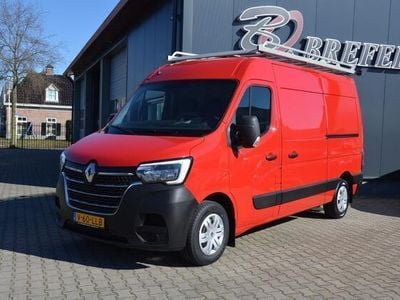 Rood Gebruikt 2020 Renault Master Van | € 15.850 (Goede deal)