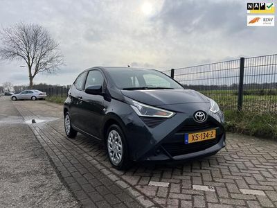 tweedehands Toyota Aygo 1.0 VVT-i x-play, Car-Play, Airconditioning, Bluet