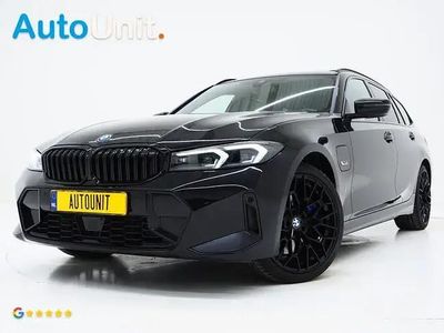 Zwart Gebruikt 2022 BMW 330e M Sport Stationwagen | € 39.840 (Iets duurder)