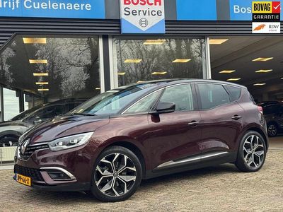 Rood (metallic) Occasion 2022 Renault Scénic IV Intens MPV | € 24.890 (Iets duurder)