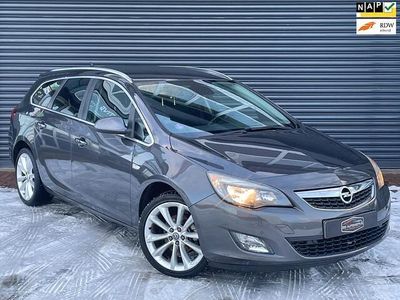 Grijs (metallic) Occasion 2011 Opel Astra Sport Stationwagen | € 2.750 (Eerlijke prijs)