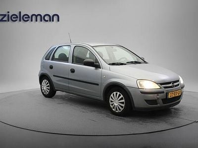 Grijs Gebruikt 2005 Opel Corsa Essentia Hatchback | € 845 (Goede deal)