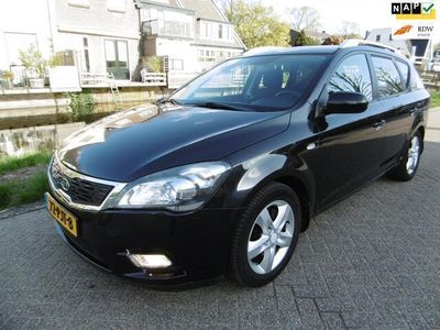 tweedehands Kia Ceed Sporty Wagon 1.4 CVVT Navi Airco Cruise Trekhaak 1200kg Zuin