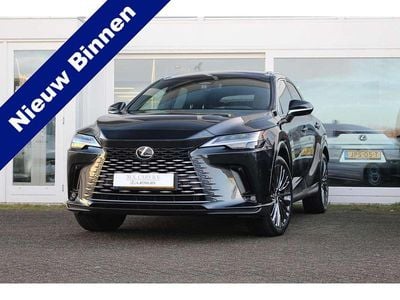 Zwart (metallic) Gebruikt 2024 Lexus RX450h President Line SUV | € 76.670 (Eerlijke prijs)