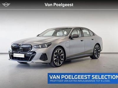 Bmw individual frozen pure grey metallic (grijs metallic) Gebruikt 2024 BMW 550e M Sport Sedan | € 79.800 (Super prijs)