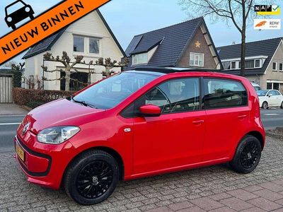 Rood Occasion 2015 VW up! move up! Hatchback | € 6.380 (Eerlijke prijs)