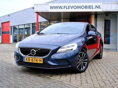 Blauw Gebruikt 2016 Volvo V40 Kinetic Hatchback | € 11.750 (Eerlijke prijs)