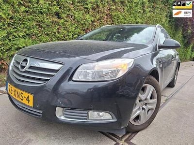 Zwart, metallic lak Gebruikt 2012 Opel Insignia Edition Stationwagen | € 1.900