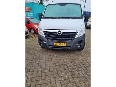 Wit (metallic) Occasion 2016 Opel Movano Van | € 2.900