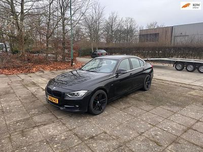 Zwart Occasion 2013 BMW 320 Efficient Dynamics Sedan | € 5.450 (Eerlijke prijs)