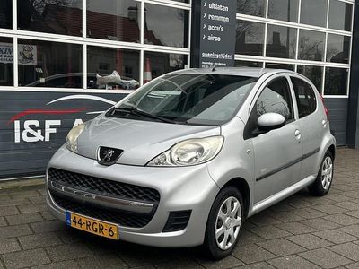 Occasion Peugeot 107 68 PK (50 kW) 2011 Grijs (metallic) Hatchback
