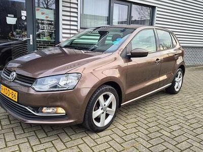 Bruin Gebruikt 2014 VW Polo Highline Hatchback | € 8.750 (Eerlijke prijs)