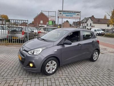 Grijs Gebruikt 2015 Hyundai i10 Hatchback | € 4.195 (Eerlijke prijs)