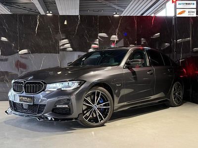 Grijs Occasion 2021 BMW 330 Executive Sedan | € 36.990 (Eerlijke prijs)
