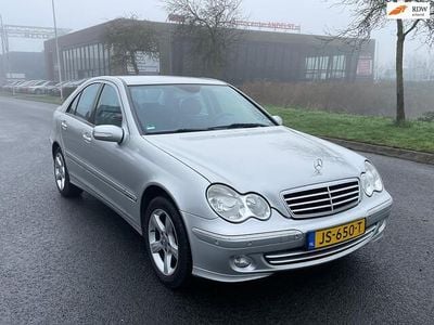 Grijs Gebruikt 2005 Mercedes C180 Elegance Sedan | € 2.999 (Eerlijke prijs)