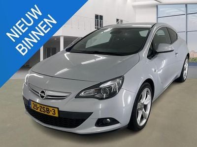Wit Gebruikt 2013 Opel Astra GTC Sport Hatchback | € 7.950 (Eerlijke prijs)
