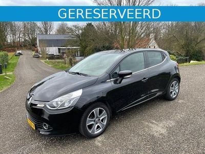 Zwart Occasion 2015 Renault Clio IV Hatchback | € 9.995 (Duur)