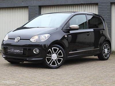 Rood Gebruikt 2013 VW up! Hatchback | € 6.499 (Eerlijke prijs)