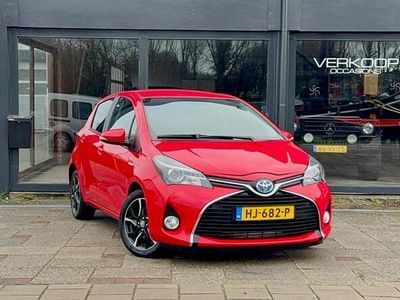 Rood Occasion 2015 Toyota Yaris Hatchback | € 11.950 (Eerlijke prijs)