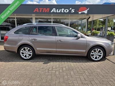 Grijs Gebruikt 2013 Skoda Superb Elegance Stationwagen | € 6.850