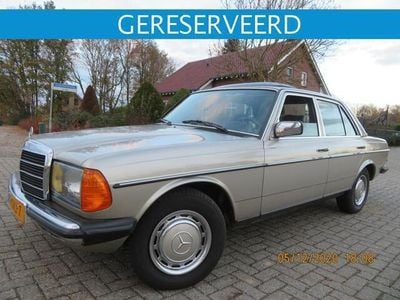 Occasion Mercedes E230 136 PK (100 kW) 1984 Grijs Sedan