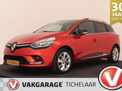 Rood Occasion 2017 Renault Clio GrandTour LIMITED Stationwagen | € 7.899 (Iets duurder)