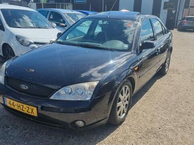 tweedehands Ford Mondeo 1.8-16V Trend?¤999,-?wel wat parkeerschades rijd goed