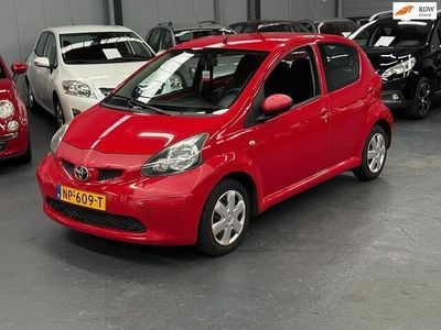 Occasion Toyota Aygo 68 PK (50 kW) 2007 Rood Hatchback