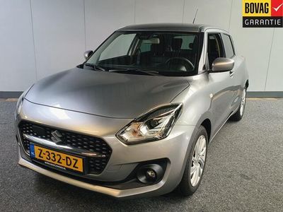 tweedehands Suzuki Swift 1.2 Select Smart Hybrid uit 2023 Rijklaar + Fabieksgarantie tot 7-2026 Henk Jongen Auto's in Helmond, al 50 jaar service zoals 't hoort!