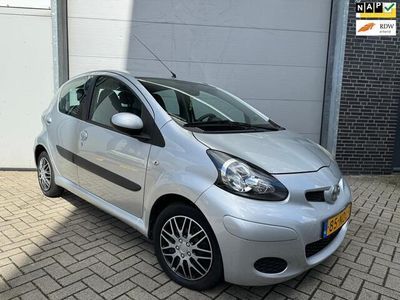 tweedehands Toyota Aygo 1.0-12V Comfort [AUT|Elek. pakket|Volledig onderhouden]