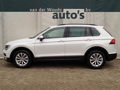 Wit, metallic lak Gebruikt 2017 VW Tiguan Comfortline SUV | € 19.900 (Duur)