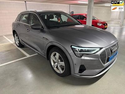 Grijs Occasion 2019 Audi e-tron SUV | € 15.000