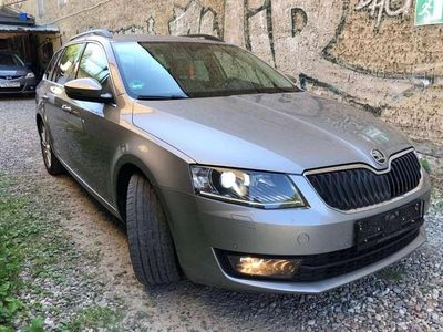 Beige Occasion 2013 Skoda Octavia Stationwagen | € 6.495 (Duur)