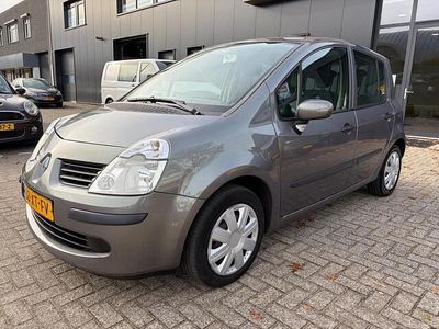 Grijs Gebruikt 2007 Renault Modus Authentique MPV | € 1.250 (Eerlijke prijs)