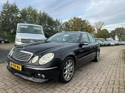 Zwart (metallic) Occasion 2002 Mercedes E500 Sedan | € 18.999
