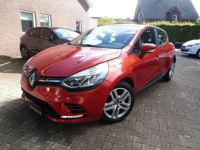 Occasion Renault Clio IV Zen 73 PK (53 kW) 2017 Rood Hatchback