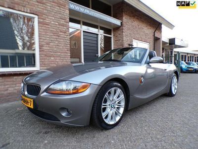 Grijs, metallic lak Gebruikt 2004 BMW Z4 Cabriolet | € 11.950 (Duur)