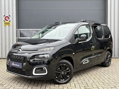 Zwart (metallic) Gebruikt 2020 Citroën Berlingo PureTech MPV | € 17.450