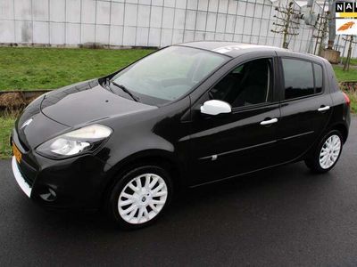 tweedehands Renault Clio R.S. 1.2 TCe Sport 5 D met Navigatie en Airco