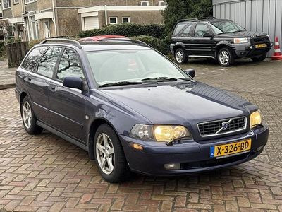 Blauw (metallic) Occasion 2002 Volvo V40 Stationwagen | € 3.250