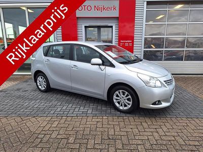 Grijs Gebruikt 2011 Toyota Verso MPV | € 11.900 (Iets duurder)