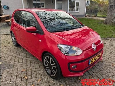 Rood Gebruikt 2012 VW up! high up! Hatchback | € 4.950 (Eerlijke prijs)
