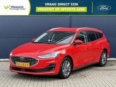 Rood Gebruikt 2025 Ford Focus Titanium Stationwagen | € 29.035 (Iets duurder)