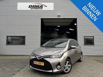 Bruin Occasion 2015 Toyota Yaris Hatchback | € 11.499 (Eerlijke prijs)