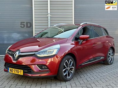 Rood Gebruikt 2017 Renault Clio GrandTour Intens Stationwagen | € 6.750 (Eerlijke prijs)